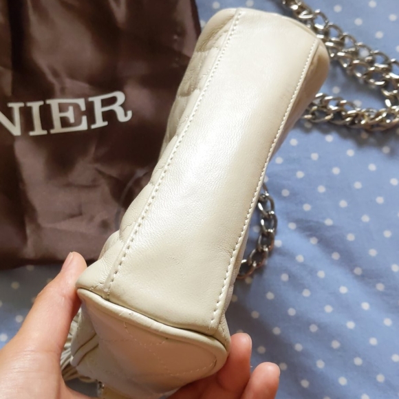 Danier leather purse - Picture 4 of 4